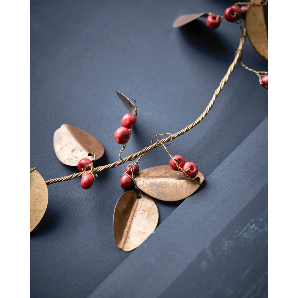 Christmas Wreath Leafi Auric in Gold, 12 CM by House Doctor featuring twisted wire with small golden brass leaves and clusters of red berries.