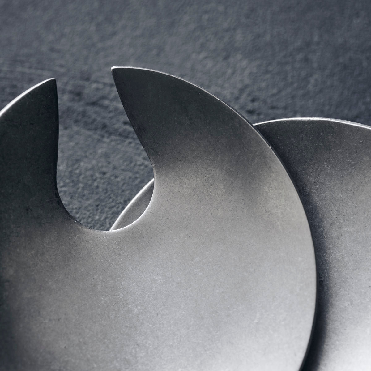 Salad servers in stainless steel