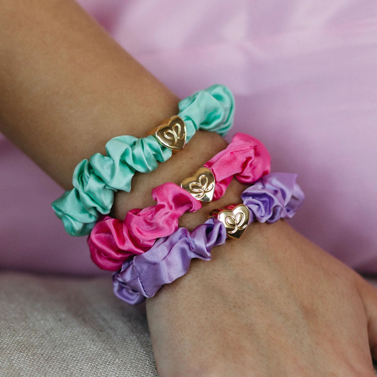 Silk Scrunchie Gold Heart · Lilac