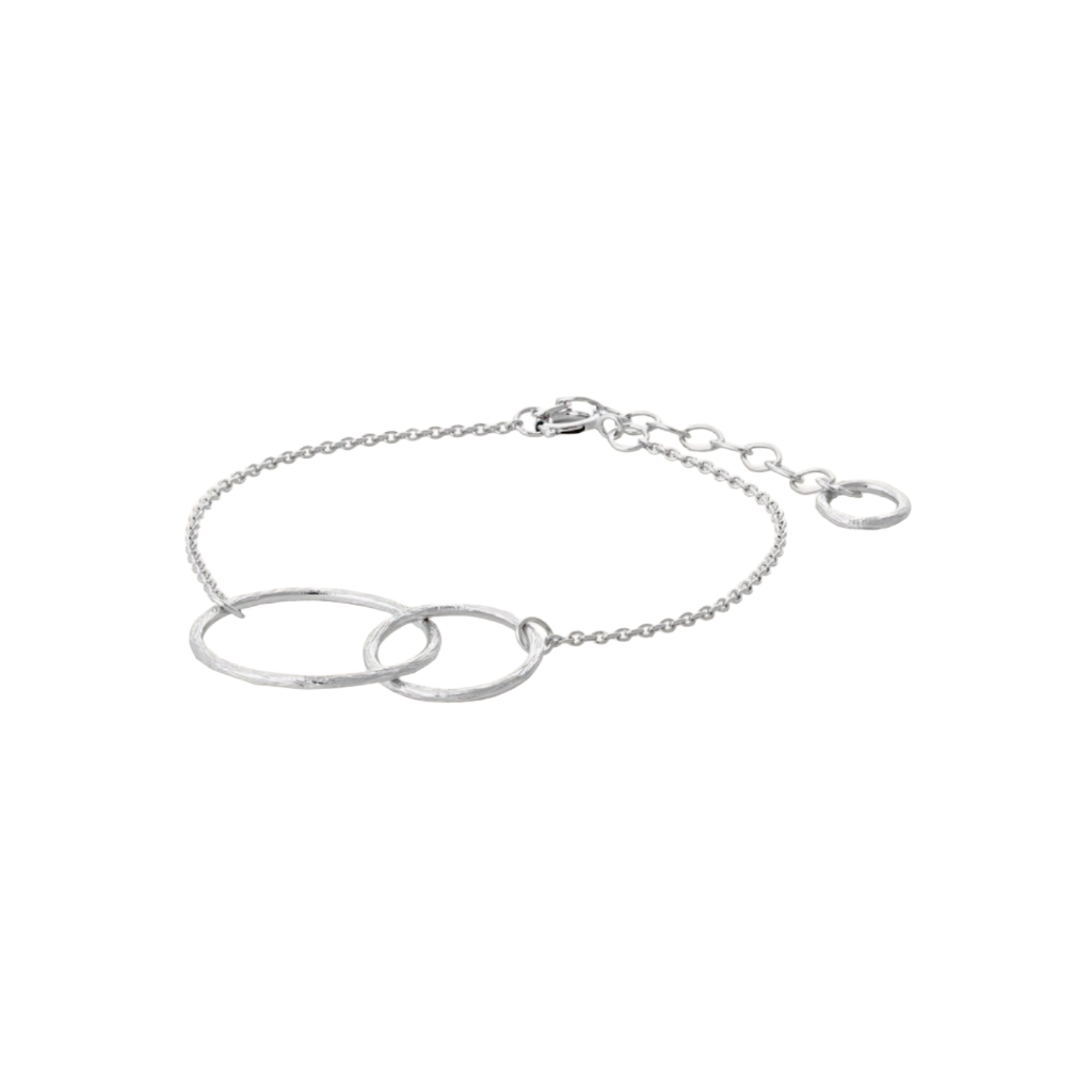 The Double Plain Ring Bracelet in Silver by Pernille Corydon features two interlocking circles and an adjustable clasp with an extra ring for perfect sizing.