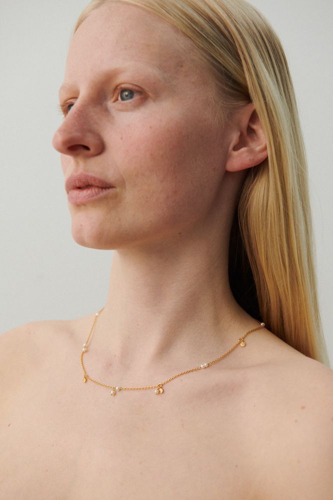 Ocean Pearl Necklace in Gold