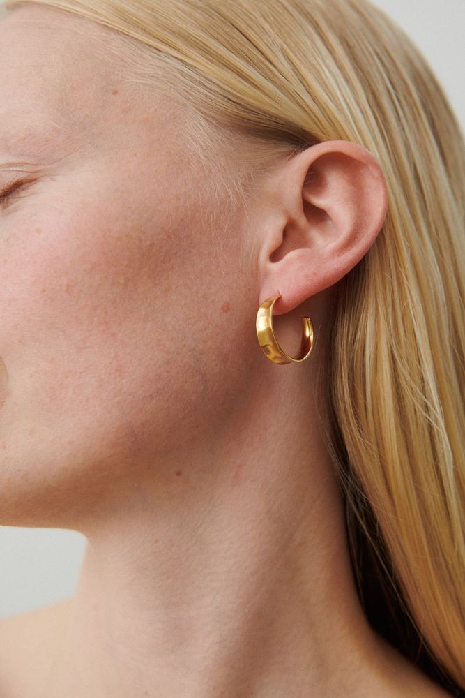 Small Saga Earrings in Gold