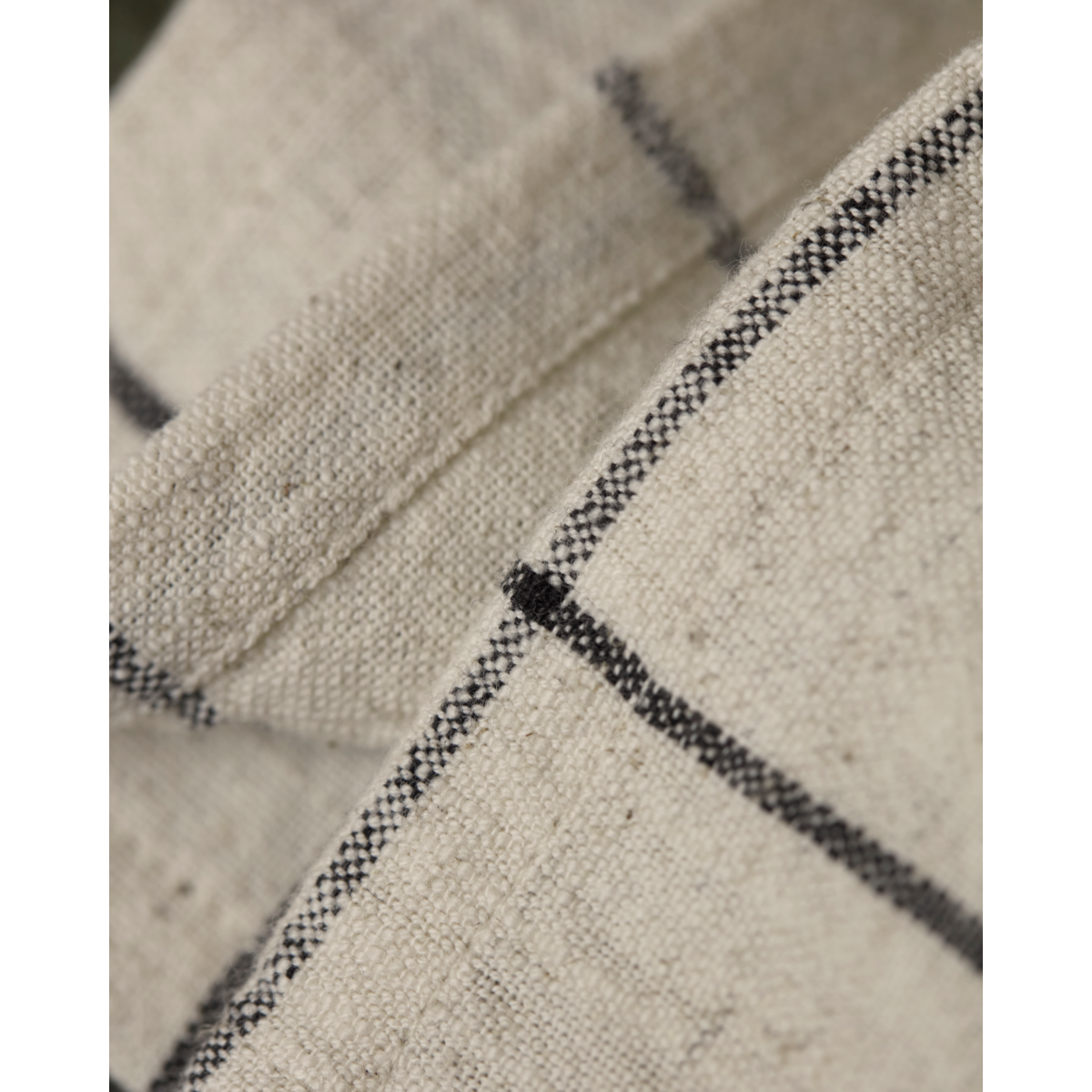 Checkered Napkins in Cotton and Linen, Black and Off-White, Set of 4
