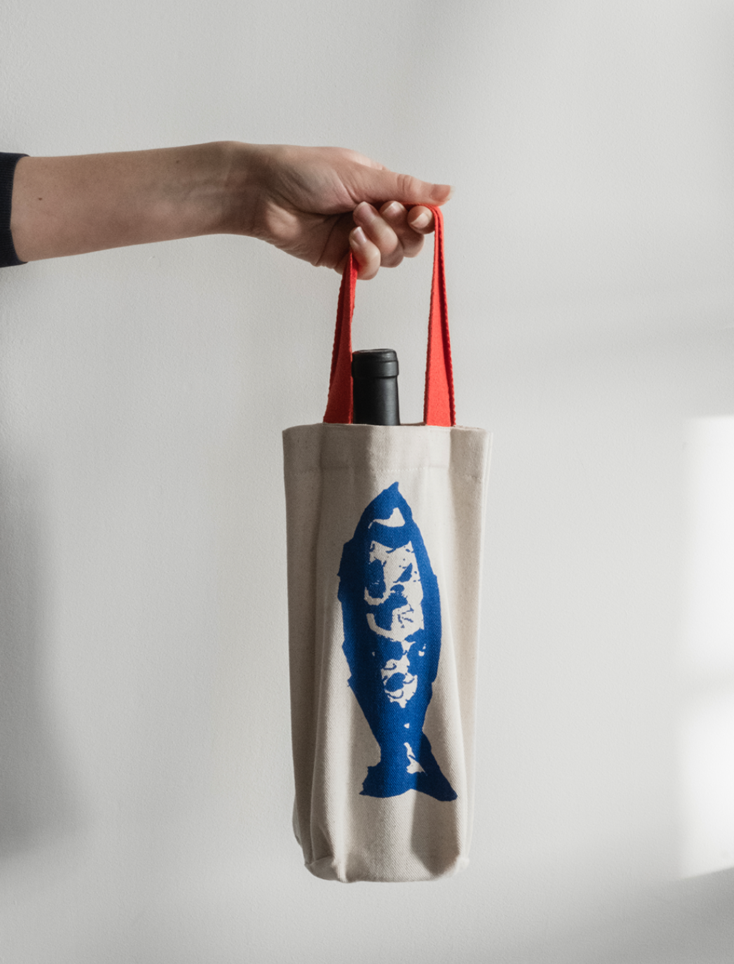 Flaska Bottle Tote with Wine Glass, Cheese & Fish