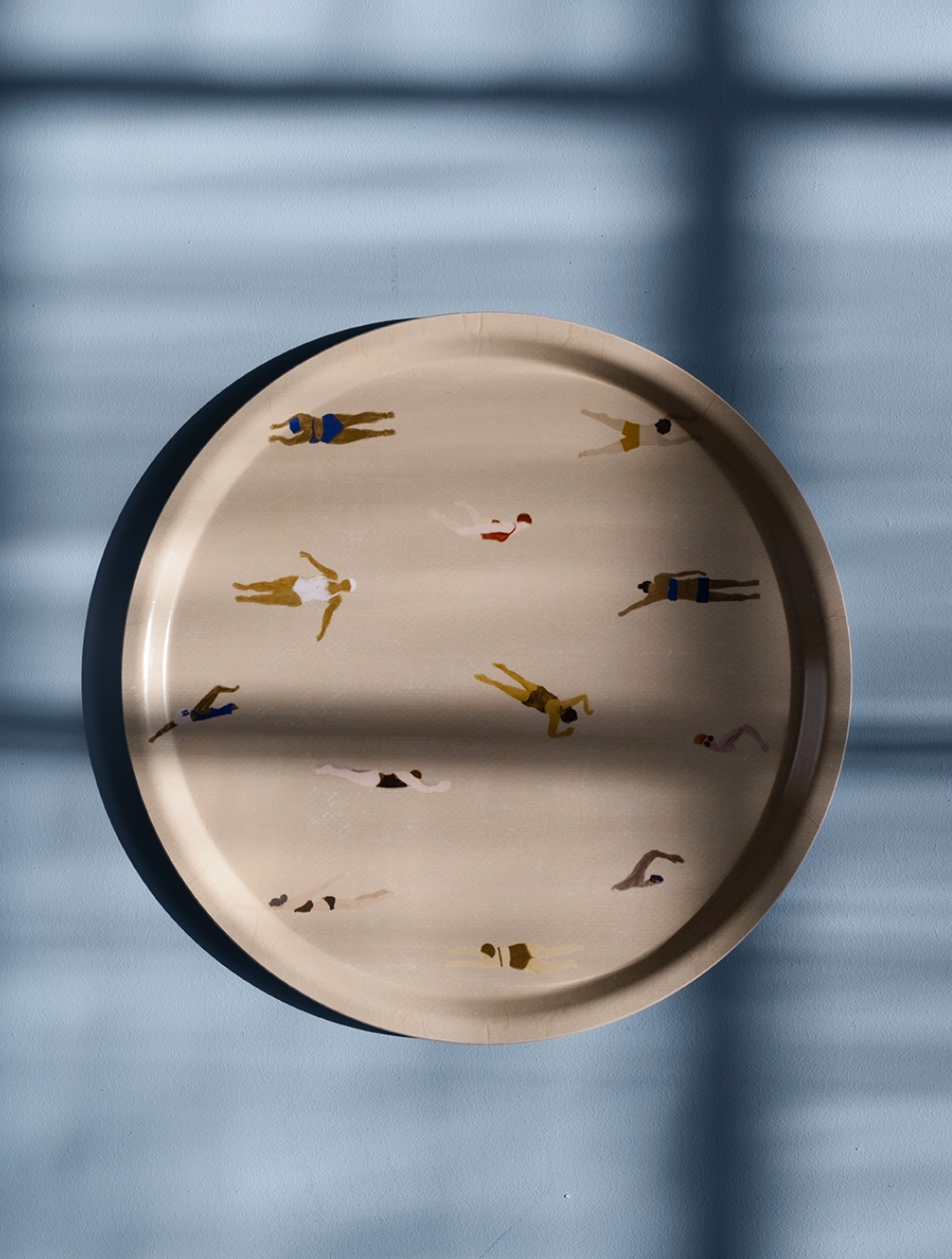 Round birch wood tray with swimmers design, perfect for kitchen serving, 38cm, eco-friendly FSC-marked.