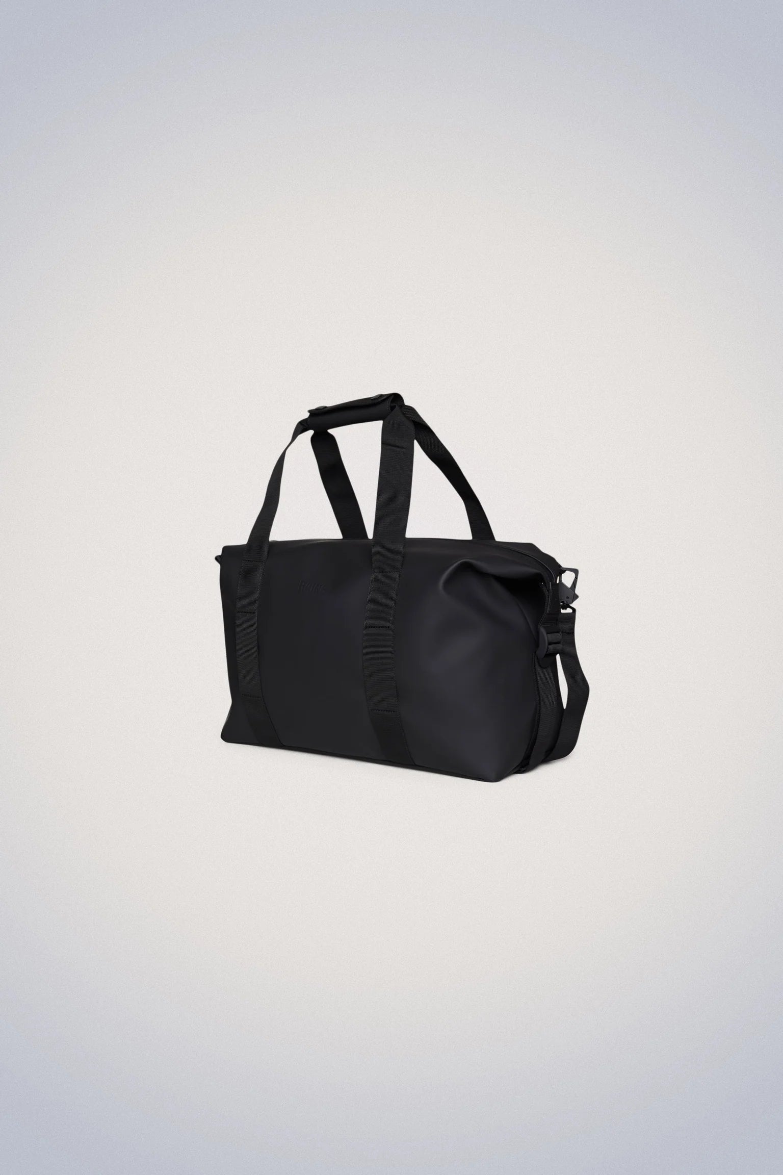 Rains Hilo Weekend Bag Small in Black