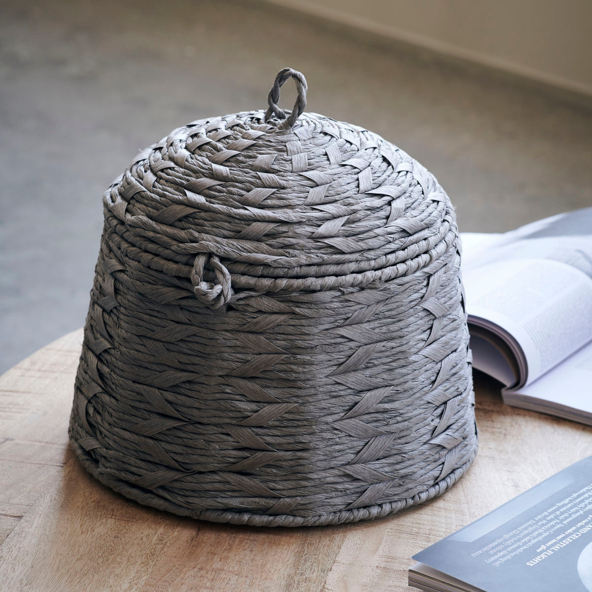 Basket w. lid, Reve in Grey