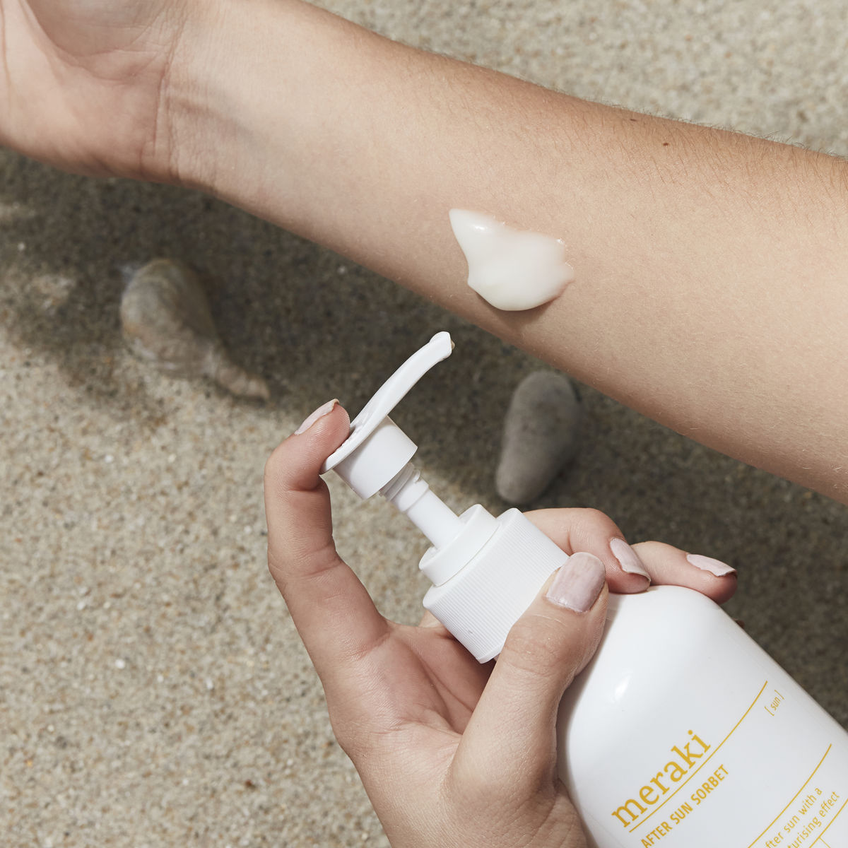 After Sun Sorbet w. Aloe Vera, Almond Oil & Vitamin E, Lightly scented w. Florals & Fresh Mint