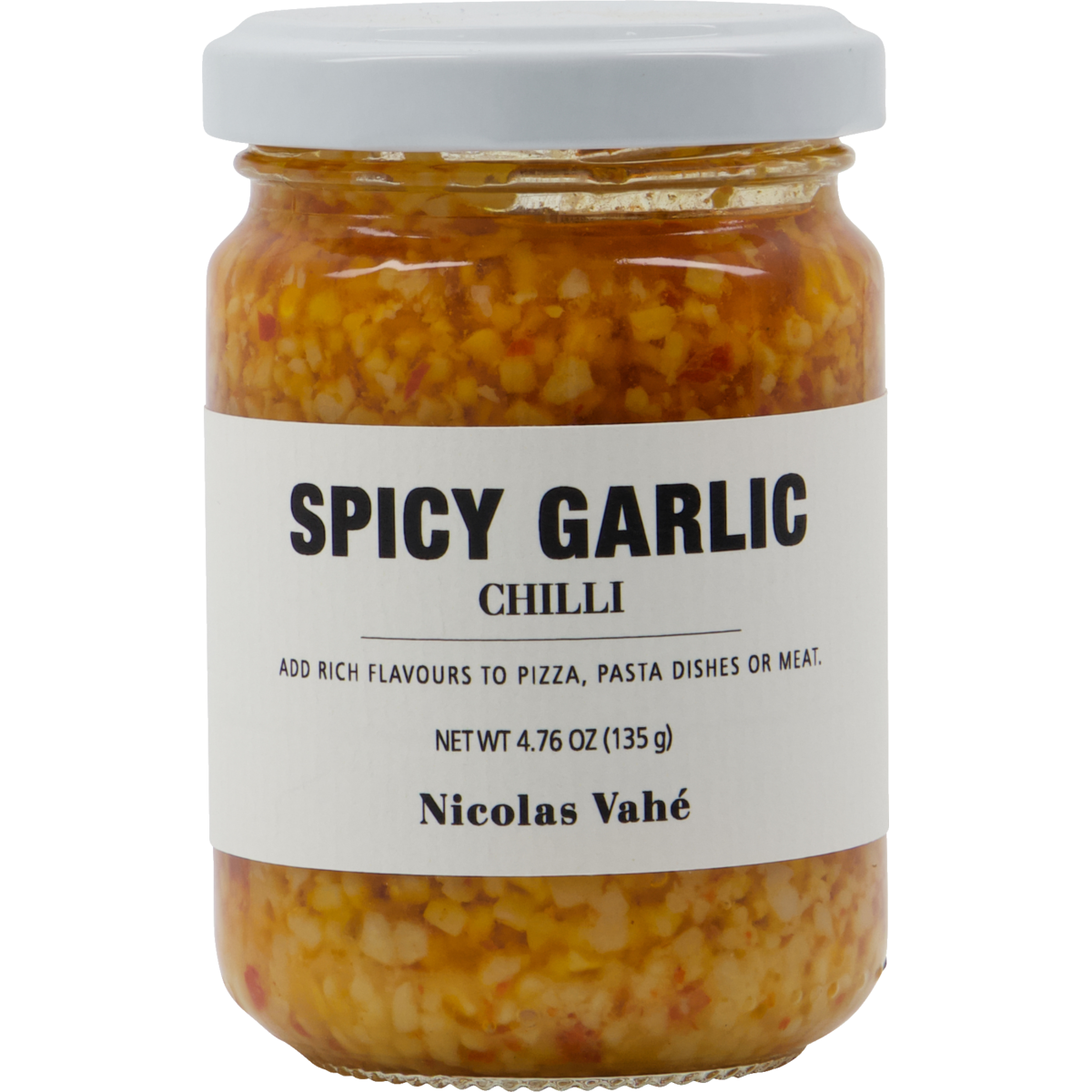 Spicy Garlic in Chilli Oil by Nicolas Vahé features chopped garlic and chili in rich oil. This bold condiment is ideal for pizza, pasta, or meat. Net weight: 4.76 oz (135 g).