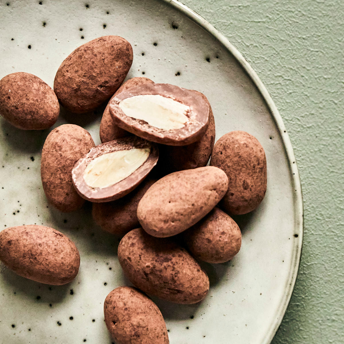 Chocolate Covered Almonds, Cocoa