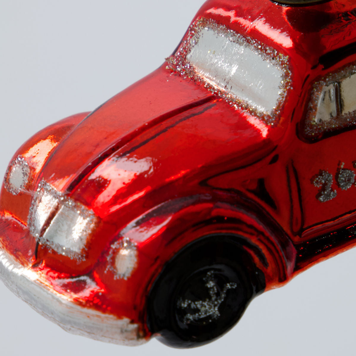 Ornament Car Bauble w. Tree 2024, in Red