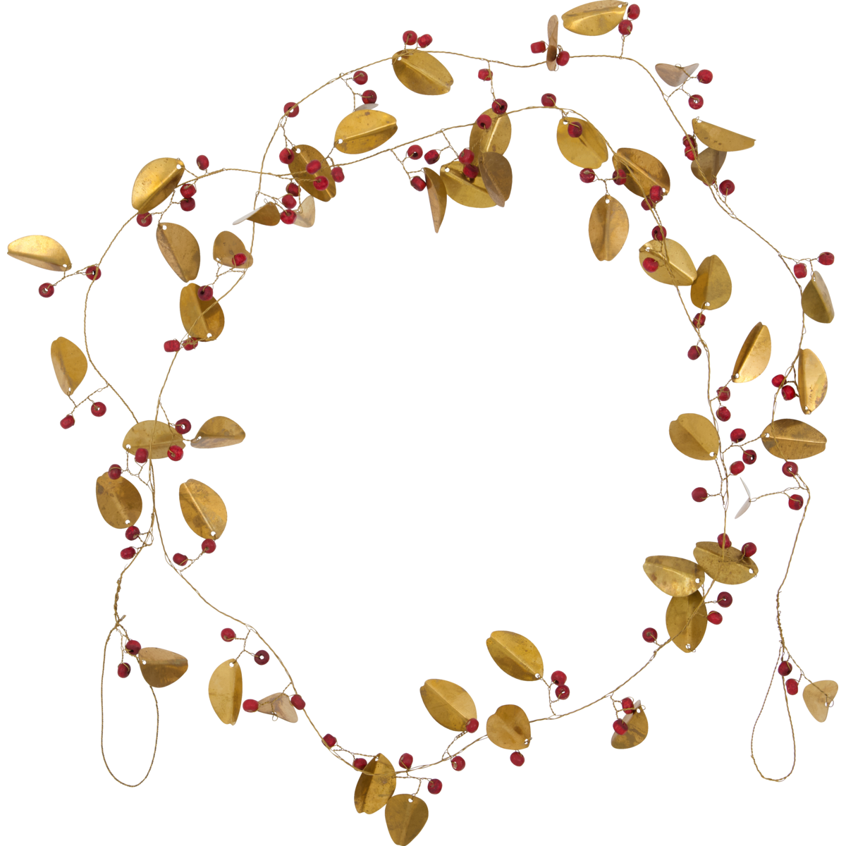 The House Doctor Garland Leafi in Brass (183 cm) features handmade golden leaves and small red berries, artfully arranged for elegant Christmas décor.