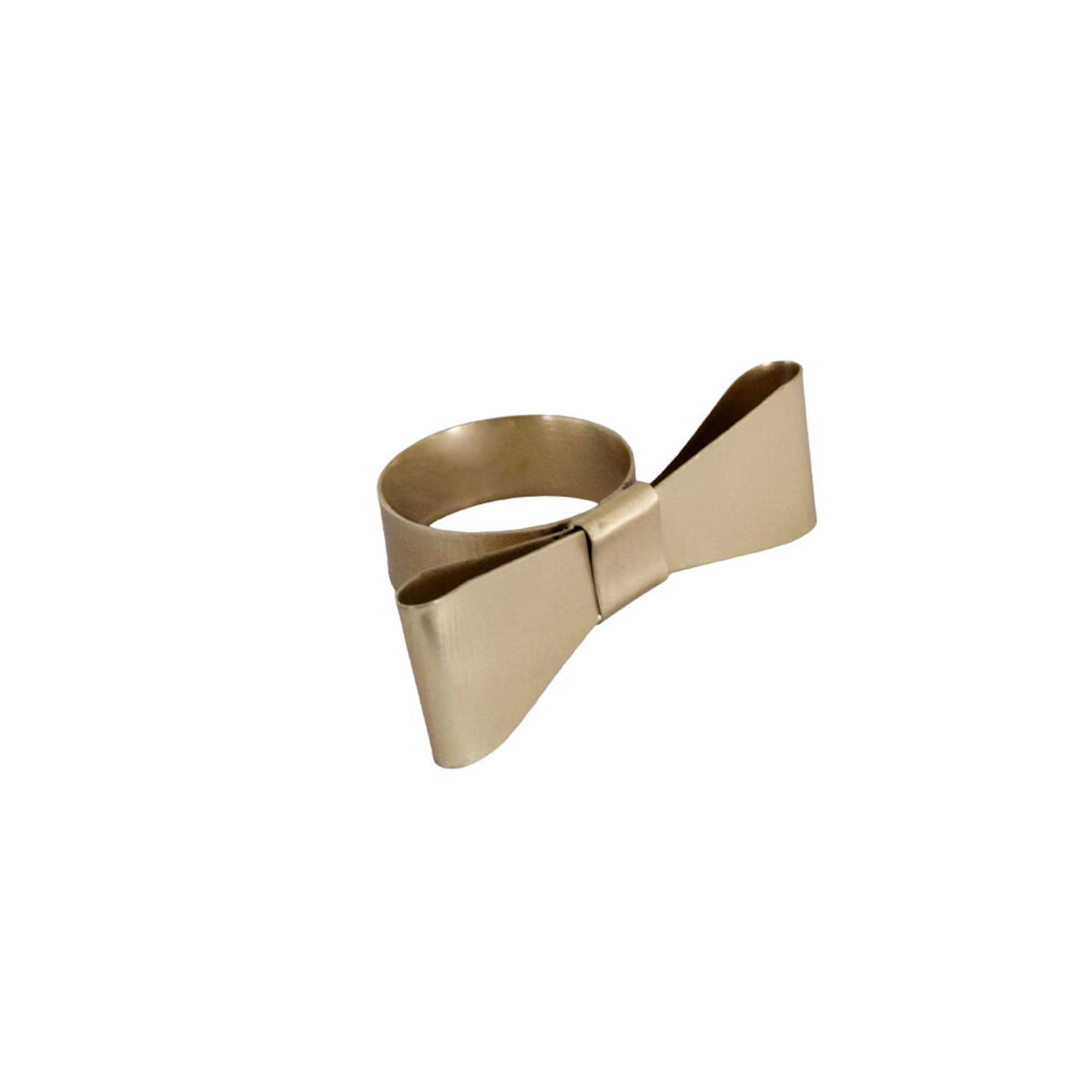 The Strömshaga Napkin Ring Bow Brass in Brass is a gold-colored decorative napkin ring adorned with a charming bow on top, set against a plain white background—an ideal accent for an elegant table setting.