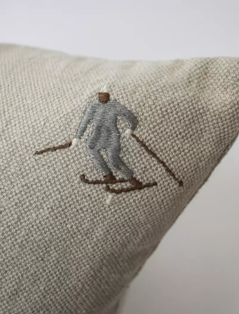 Skiers Embroidered Cushion Cover w. Inner Cushion